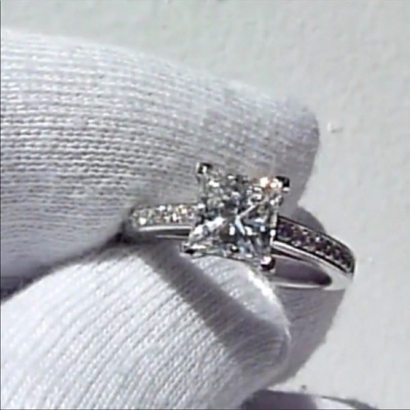 ENGAGEMENT 925 STERLING SILVER DIAMOND SQUARE RING, CUTE RING, SHINY RING. - Picture 4 of 5